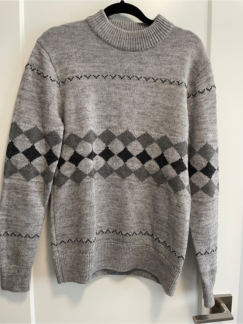 Men's Gray Argyle Crewneck Sweater